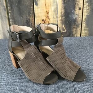 Marc Fisher Gabie ankle strap peep toe chunky heels leather size 6.5